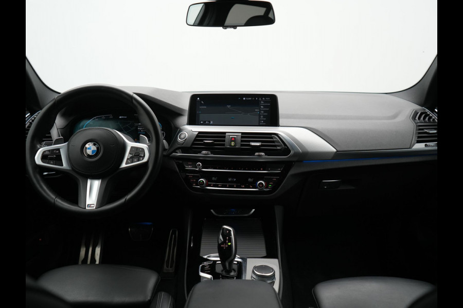 BMW X3 xDrive30e M Sport Plug In Hybrid 293pk Dealer O.H. PHEV | Head Up | 360 Camera | Lederen Sportstoelen Verwarmd | Sfeerverlichting | Keyless | Blis | Virtual | Navigatie | DAB | Cruise Control | Carbon Schwarz Metallic |