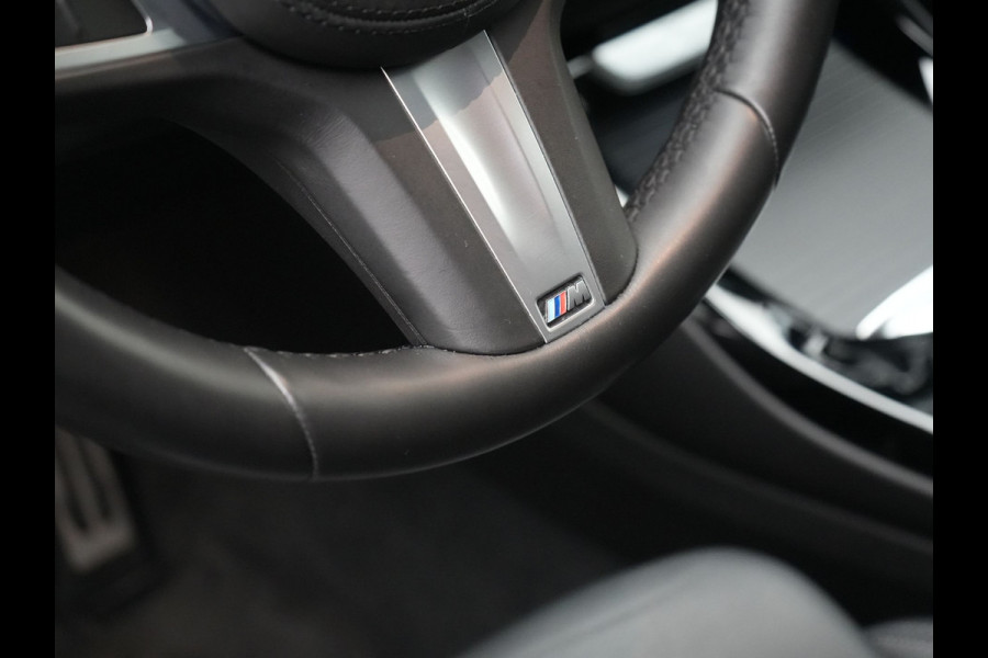 BMW X3 xDrive30e M Sport Plug In Hybrid 293pk Dealer O.H. PHEV | Head Up | 360 Camera | Lederen Sportstoelen Verwarmd | Sfeerverlichting | Keyless | Blis | Virtual | Navigatie | DAB | Cruise Control | Carbon Schwarz Metallic |