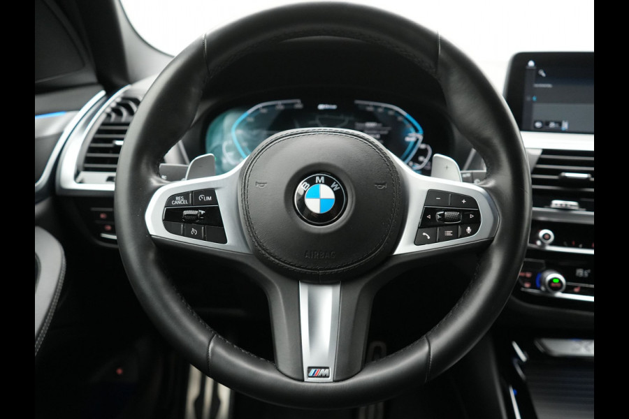 BMW X3 xDrive30e M Sport Plug In Hybrid 293pk Dealer O.H. PHEV | Head Up | 360 Camera | Lederen Sportstoelen Verwarmd | Sfeerverlichting | Keyless | Blis | Virtual | Navigatie | DAB | Cruise Control | Carbon Schwarz Metallic |