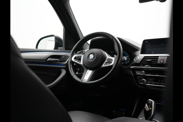BMW X3 xDrive30e M Sport Plug In Hybrid 293pk Dealer O.H. PHEV | Head Up | 360 Camera | Lederen Sportstoelen Verwarmd | Sfeerverlichting | Keyless | Blis | Virtual | Navigatie | DAB | Cruise Control | Carbon Schwarz Metallic |