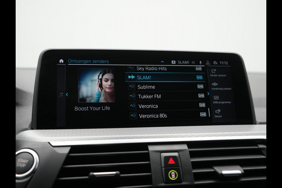 BMW X3 xDrive30e M Sport Plug In Hybrid 293pk Dealer O.H. PHEV | Head Up | 360 Camera | Lederen Sportstoelen Verwarmd | Sfeerverlichting | Keyless | Blis | Virtual | Navigatie | DAB | Cruise Control | Carbon Schwarz Metallic |