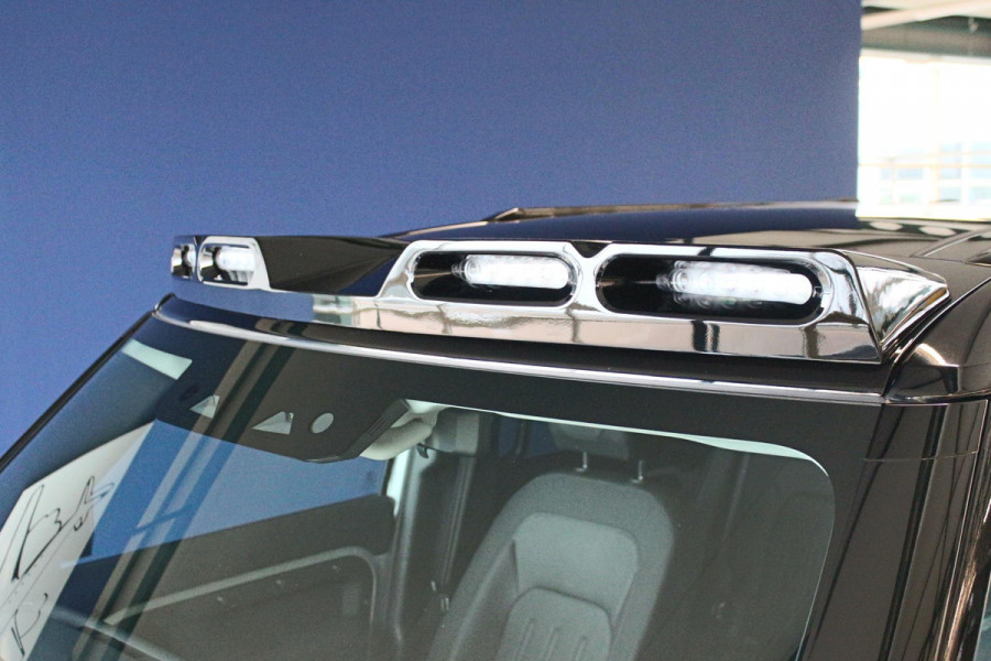 Land Rover Defender D240 110 S 7 Seater incl. Btw / BPM geel kenteken „De Uiver” Special Lier