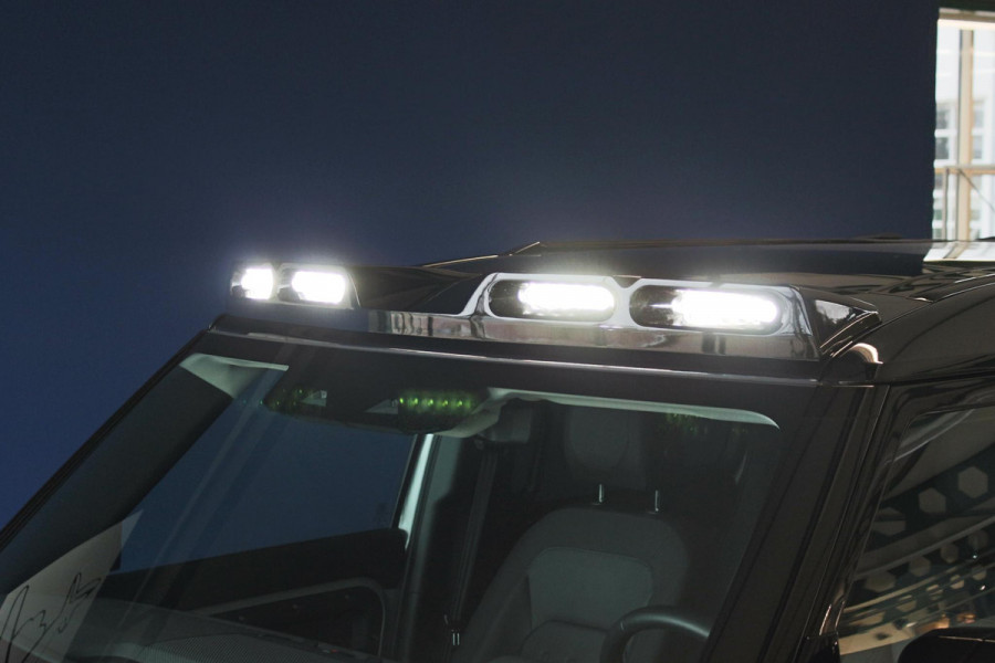 Land Rover Defender D240 110 S 7 Seater incl. Btw / BPM geel kenteken „De Uiver” Special Lier