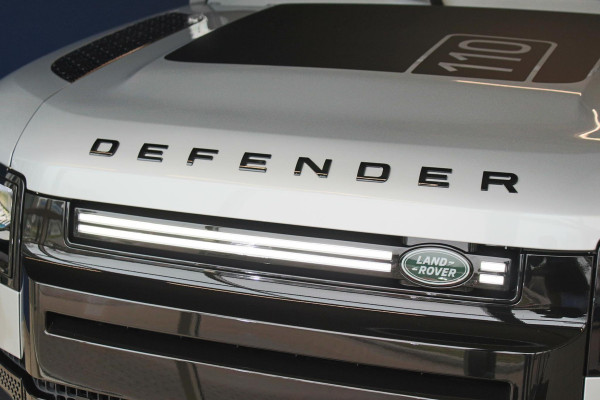 Land Rover Defender D240 110 S 7 Seater incl. Btw / BPM geel kenteken „De Uiver” Special Lier