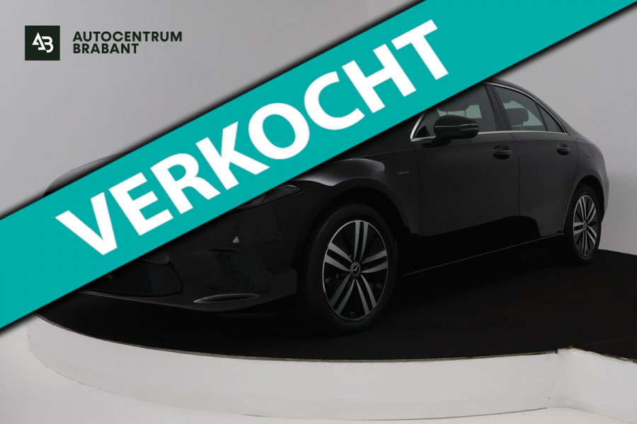 Mercedes-Benz A-Klasse 250 e Business Solution Luxury Limited (SFEERVERLICHTING, STOELVERWARMING, LEDER, 1e EIGENAAR, CAMERA)
