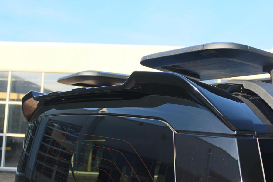 Land Rover Defender D240 110 S 7 Seater incl. Btw / BPM geel kenteken „De Uiver” Special Lier