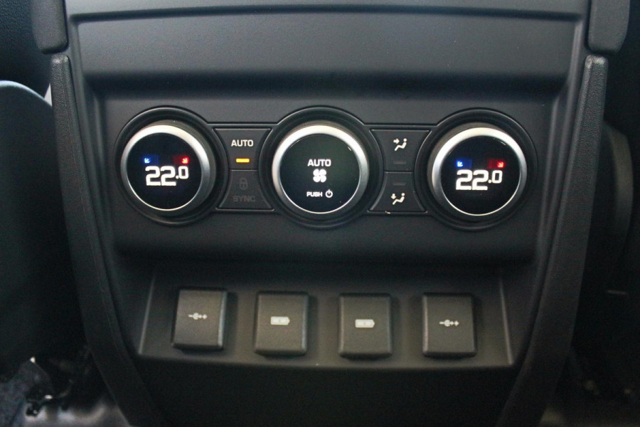 Land Rover Defender D240 110 S 7 Seater incl. Btw / BPM geel kenteken „De Uiver” Special Lier