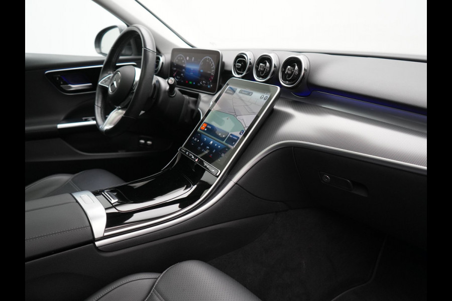 Mercedes-Benz C-Klasse Estate 300 e Avantgarde Plug In Hybrid 313pk Dealer O.H. PHEV | Panodak | 360 Camera | Lederen Sportstoelen & Stuur Verwarmd | Sfeerverlichting | Apple Carplay | Blis | Navigatie | Cruise Control | Virtual | DAB |