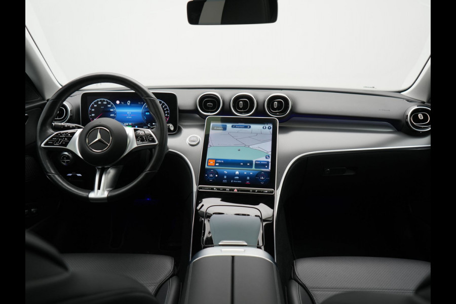 Mercedes-Benz C-Klasse Estate 300 e Avantgarde Plug In Hybrid 313pk Dealer O.H. PHEV | Panodak | 360 Camera | Lederen Sportstoelen & Stuur Verwarmd | Sfeerverlichting | Apple Carplay | Blis | Navigatie | Cruise Control | Virtual | DAB |