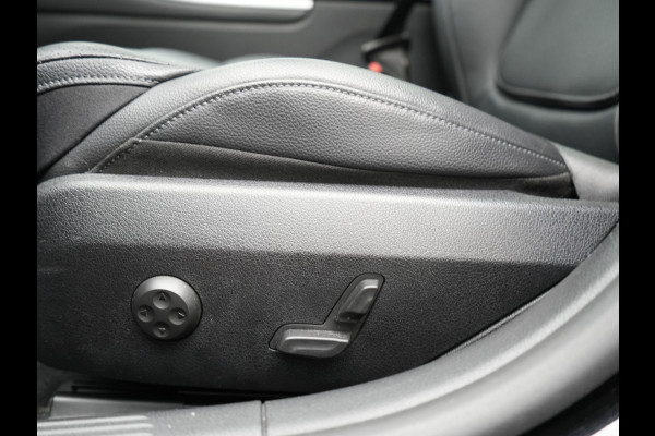 Mercedes-Benz C-Klasse Estate 300 e Avantgarde Plug In Hybrid 313pk Dealer O.H. PHEV | Panodak | 360 Camera | Lederen Sportstoelen & Stuur Verwarmd | Sfeerverlichting | Apple Carplay | Blis | Navigatie | Cruise Control | Virtual | DAB |