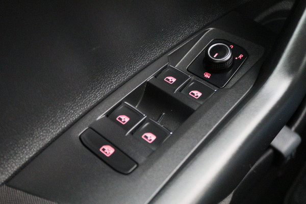 Volkswagen Polo 1.0 TSI Highline Business R-Line Leder/Stof, Virtual Cockpit, ACC, Apple Carplay, Climate, PDC, DAB, 16''