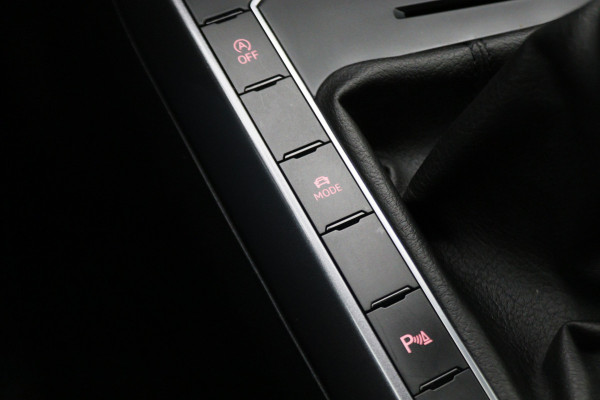 Volkswagen Polo 1.0 TSI Highline Business R-Line Leder/Stof, Virtual Cockpit, ACC, Apple Carplay, Climate, PDC, DAB, 16''