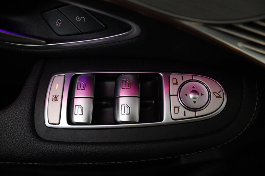 Mercedes-Benz EQC 400 4MATIC Business Solution AMG 80 kWh (SFEERVERLICHTING, STOELVERWARMING, ACHTERUITRIJCAMERA, ELEKTR STOELEN)