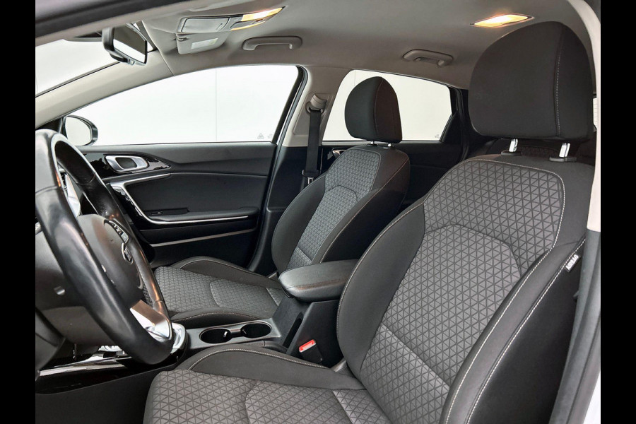 Kia Ceed 1.4 T-GDi DynamicLine CAMERA | CARPLAY | WINTER-PACK