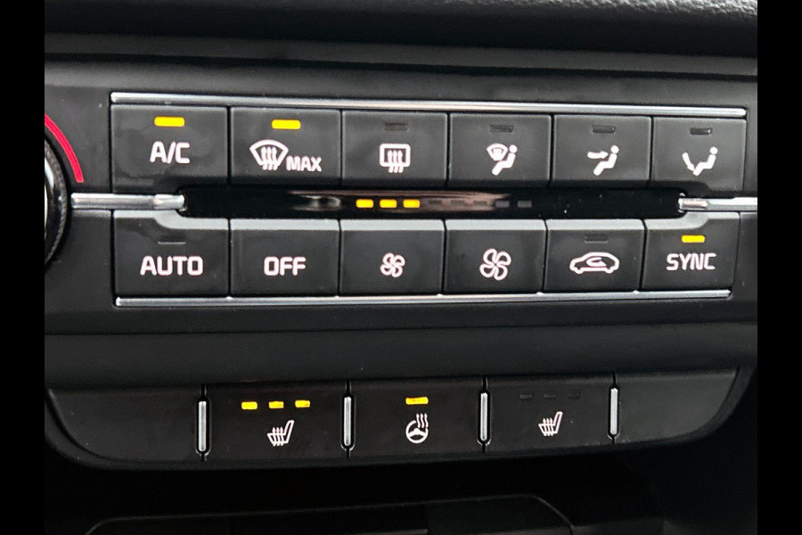 Kia Ceed 1.4 T-GDi DynamicLine CAMERA | CARPLAY | WINTER-PACK