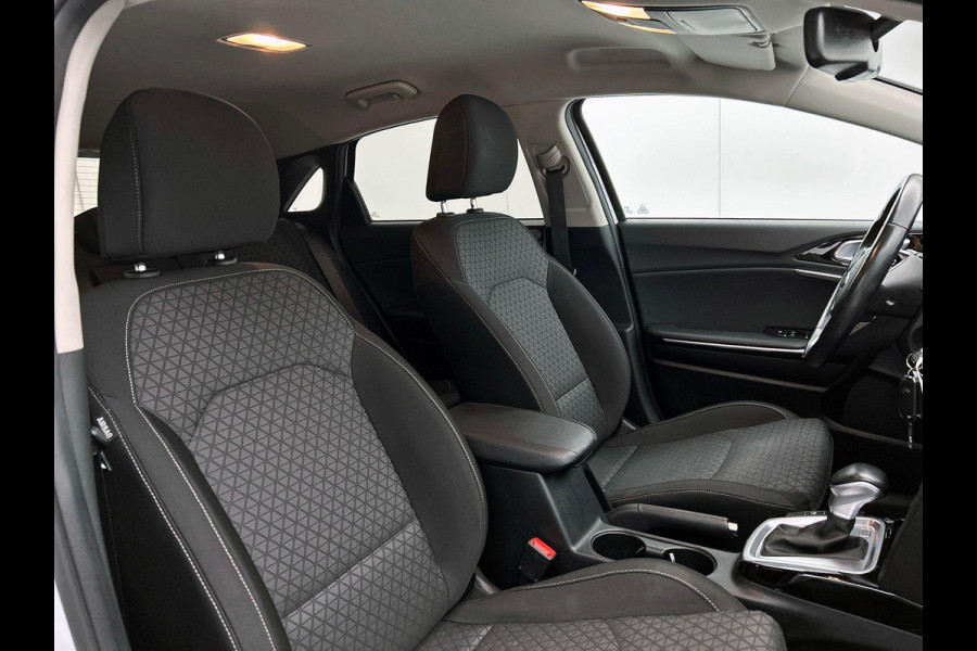 Kia Ceed 1.4 T-GDi DynamicLine CAMERA | CARPLAY | WINTER-PACK