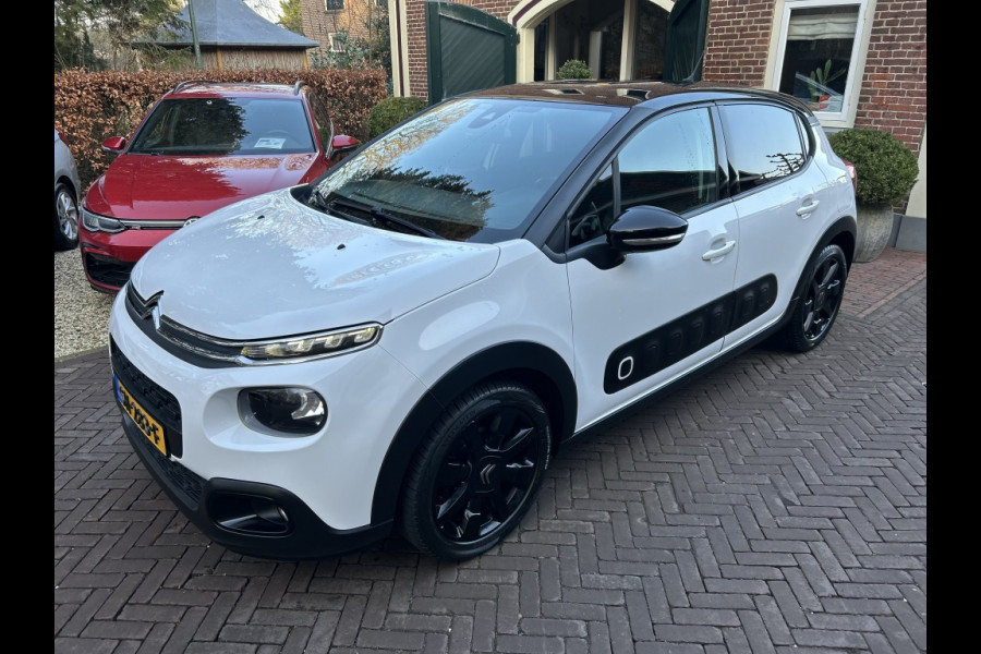 Citroën C3 1.2 Shine Navi, Camera, Carplay, 17" LMV, Trekhaak afn.