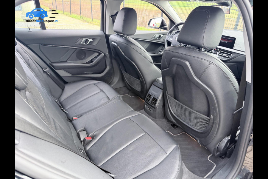 BMW 1-serie 118i Business Edition Plus | Camera | PDC | Stoelverw. | Sport pakket