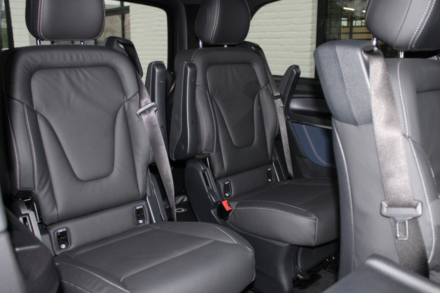 Mercedes-Benz Eqv 300 / AMG / 7-Persoons / Luchtvering / Electr Stoelen / Burmester / Vol Opties / NIEUWSTAAT