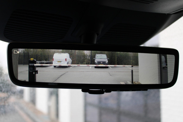 Mercedes-Benz Eqv 300 / AMG / 7-Persoons / Luchtvering / Electr Stoelen / Burmester / Vol Opties / NIEUWSTAAT