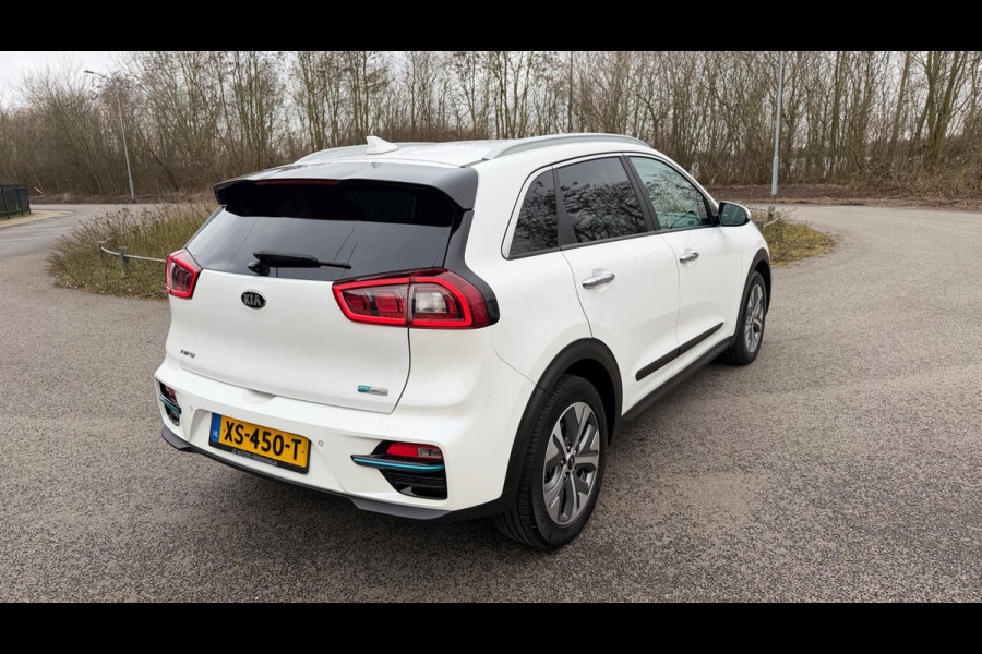 Kia e-Niro ExecutiveLine 64 kWh SOH 100% LEER NAVI CAMERA APPLE CARPLY