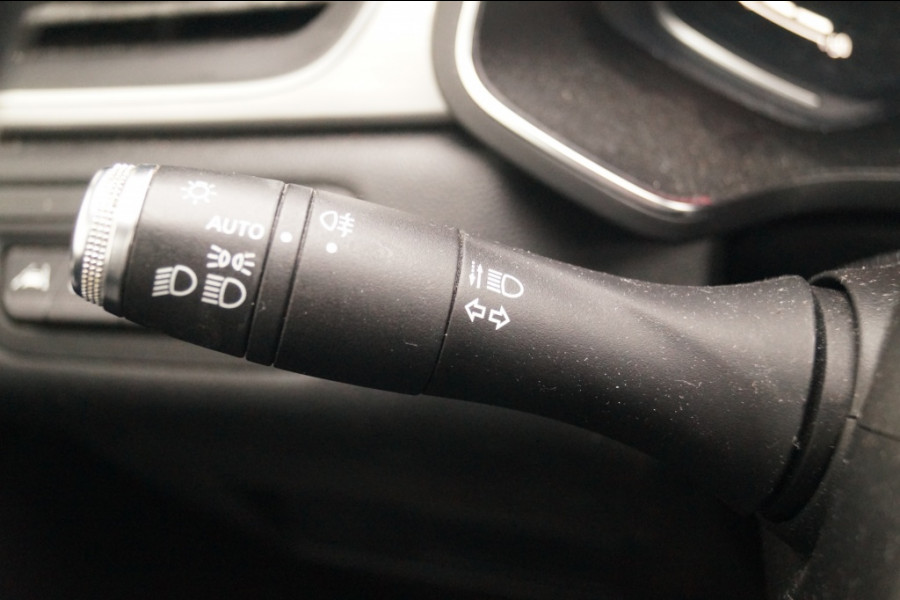 Renault Captur 1.0 TCe Intens -NAVI-ECC-PDC-LED-