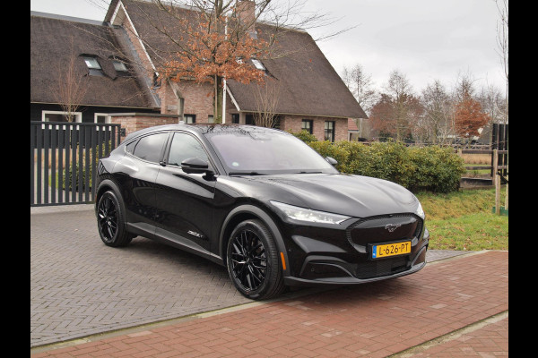 Ford Mustang Mach-E Extended RWD 98 kWh | SOH 94% | Panoramadak | Bang & Olufsen | 360 Camera | Apple Carplay |