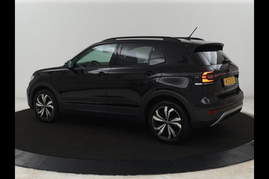 Volkswagen T-Cross 1.0 TSI Life | Automaat | Stoelverwarming | Camera | Adaptive cruise | Carplay | 17'' | Sportstoelen | Navigatie | Parkeerhulp | Airco | Bluetooth