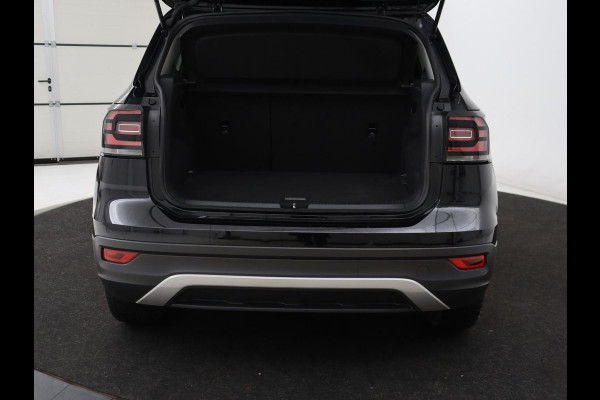 Volkswagen T-Cross 1.0 TSI Life | Automaat | Stoelverwarming | Camera | Adaptive cruise | Carplay | 17'' | Sportstoelen | Navigatie | Parkeerhulp | Airco | Bluetooth
