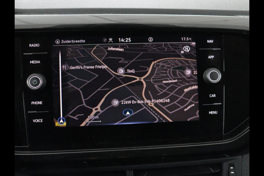Volkswagen T-Cross 1.0 TSI Life | Automaat | Stoelverwarming | Camera | Adaptive cruise | Carplay | 17'' | Sportstoelen | Navigatie | Parkeerhulp | Airco | Bluetooth