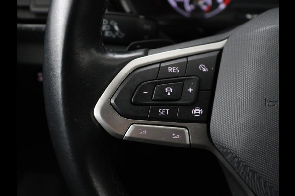 Volkswagen T-Cross 1.0 TSI Life | Automaat | Stoelverwarming | Camera | Adaptive cruise | Carplay | 17'' | Sportstoelen | Navigatie | Parkeerhulp | Airco | Bluetooth