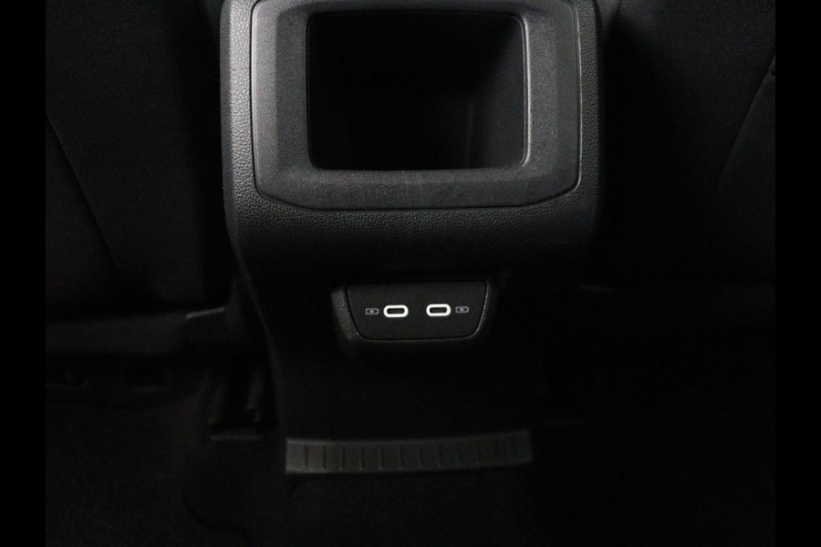 Volkswagen T-Cross 1.0 TSI Life | Automaat | Stoelverwarming | Camera | Adaptive cruise | Carplay | 17'' | Sportstoelen | Navigatie | Parkeerhulp | Airco | Bluetooth