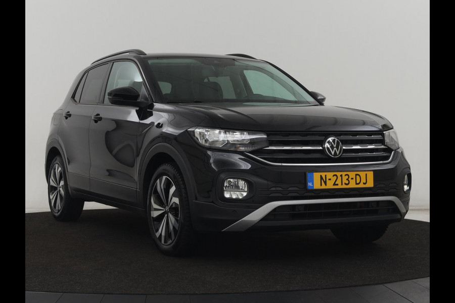 Volkswagen T-Cross 1.0 TSI Life | Automaat | Stoelverwarming | Camera | Adaptive cruise | Carplay | 17'' | Sportstoelen | Navigatie | Parkeerhulp | Airco | Bluetooth