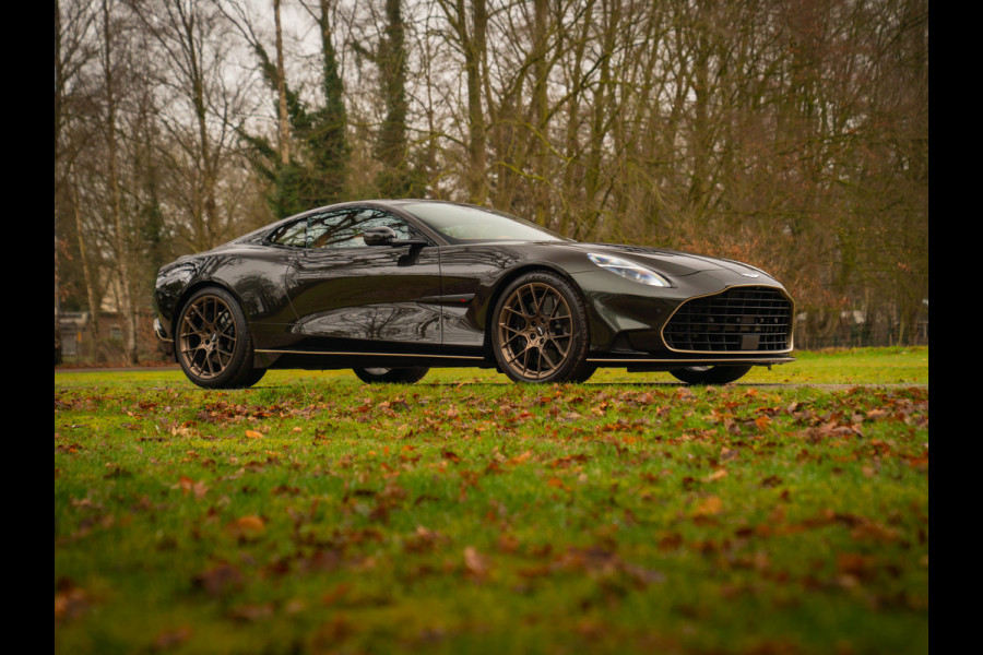 Aston Martin Vanquish | Minotaur Green | Bronze dreamlines | Carbon interior | Stoelventilatie