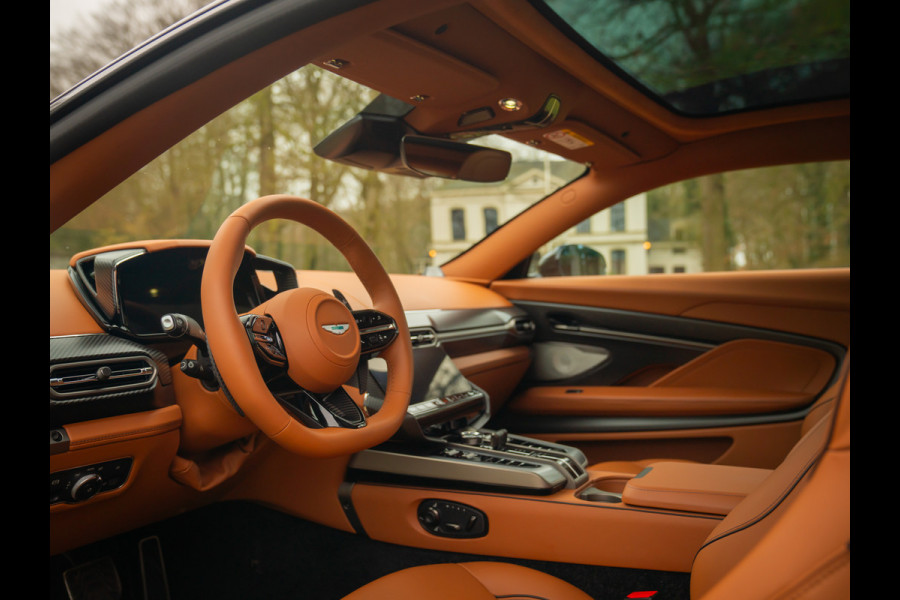 Aston Martin Vanquish | Minotaur Green | Bronze dreamlines | Carbon interior | Stoelventilatie