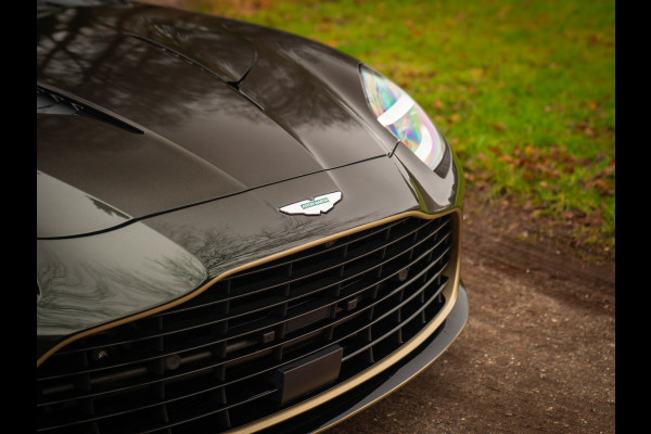 Aston Martin Vanquish | Minotaur Green | Bronze dreamlines | Carbon interior | Stoelventilatie