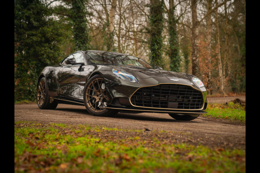 Aston Martin Vanquish | Minotaur Green | Bronze dreamlines | Carbon interior | Stoelventilatie