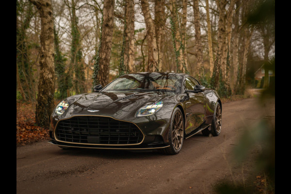 Aston Martin Vanquish | Minotaur Green | Bronze dreamlines | Carbon interior | Stoelventilatie