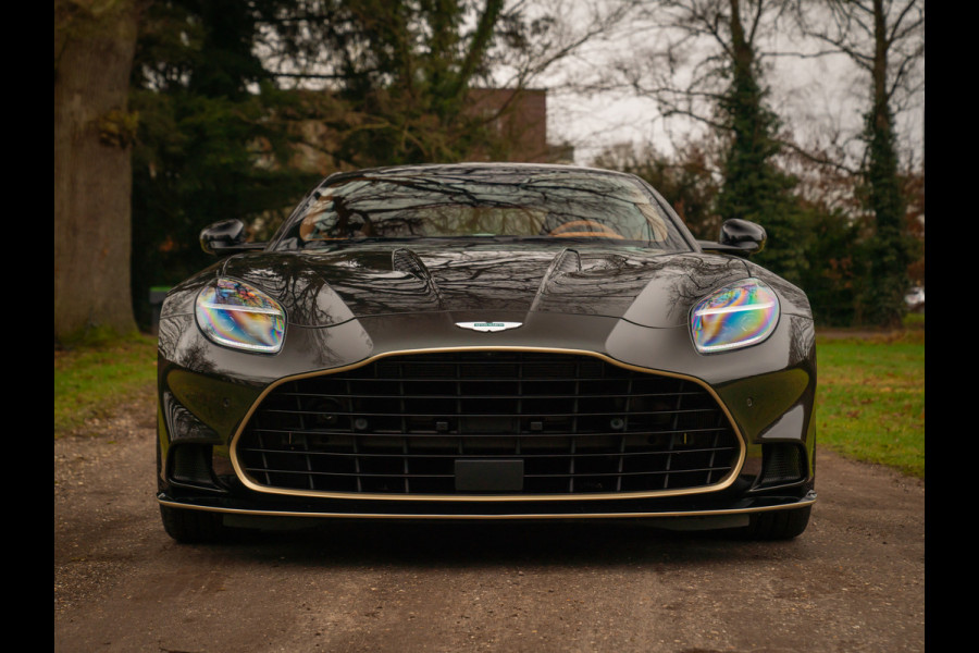 Aston Martin Vanquish | Minotaur Green | Bronze dreamlines | Carbon interior | Stoelventilatie