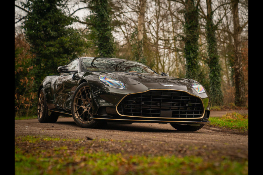 Aston Martin Vanquish | Minotaur Green | Bronze dreamlines | Carbon interior | Stoelventilatie