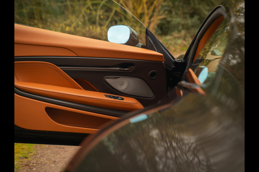 Aston Martin Vanquish | Minotaur Green | Bronze dreamlines | Carbon interior | Stoelventilatie