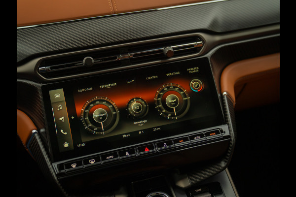 Aston Martin Vanquish | Minotaur Green | Bronze dreamlines | Carbon interior | Stoelventilatie