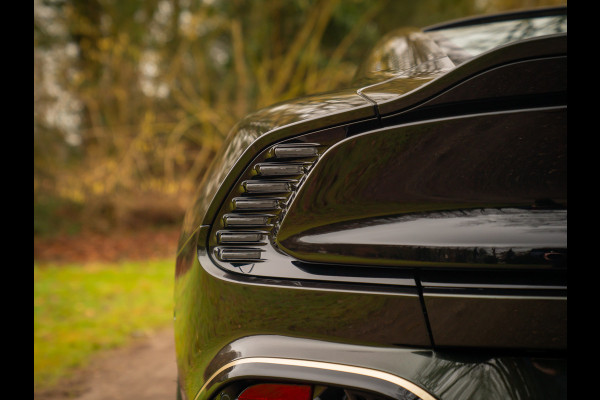 Aston Martin Vanquish | Minotaur Green | Bronze dreamlines | Carbon interior | Stoelventilatie
