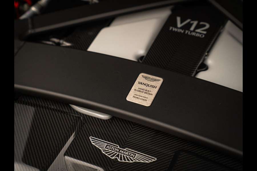 Aston Martin Vanquish | Minotaur Green | Bronze dreamlines | Carbon interior | Stoelventilatie