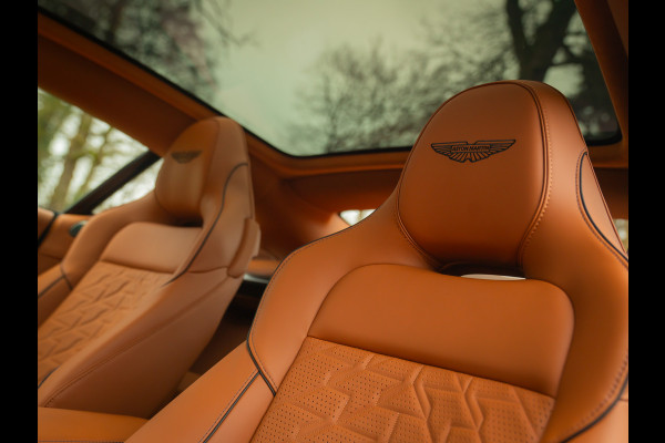 Aston Martin Vanquish | Minotaur Green | Bronze dreamlines | Carbon interior | Stoelventilatie