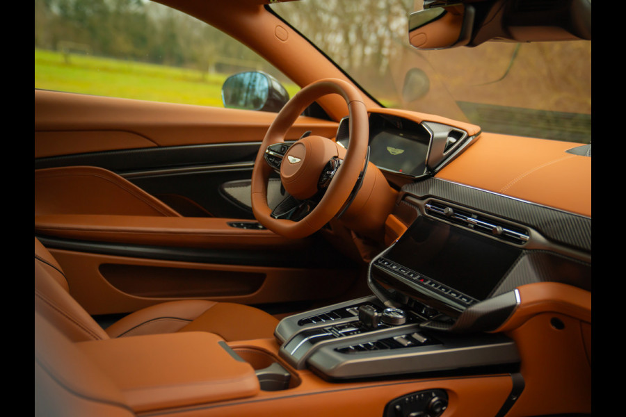 Aston Martin Vanquish | Minotaur Green | Bronze dreamlines | Carbon interior | Stoelventilatie
