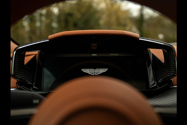 Aston Martin Vanquish | Minotaur Green | Bronze dreamlines | Carbon interior | Stoelventilatie