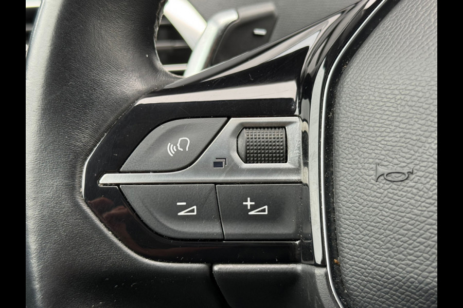 Peugeot 3008 1.2 PureTech Blue Premium / NAP / TREKHAAK / OH