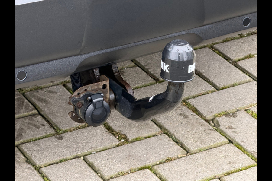 Peugeot 3008 1.2 PureTech Blue Premium / NAP / TREKHAAK / OH