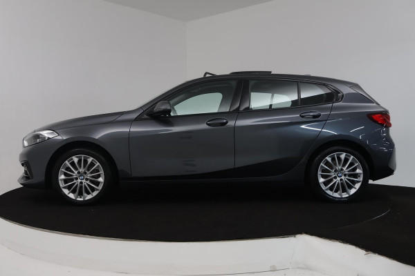 BMW 1-serie 118i Executive Edition (PANORAMADAK, DIGITALE COCKPIT, CRUISE CONTROL, NAVIGATIE, PARKEERSENSOREN)